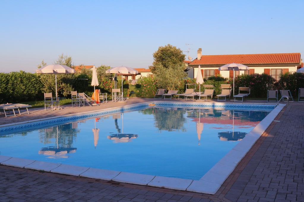 Agriturismo Gli Etruschi Популония Экстерьер фото