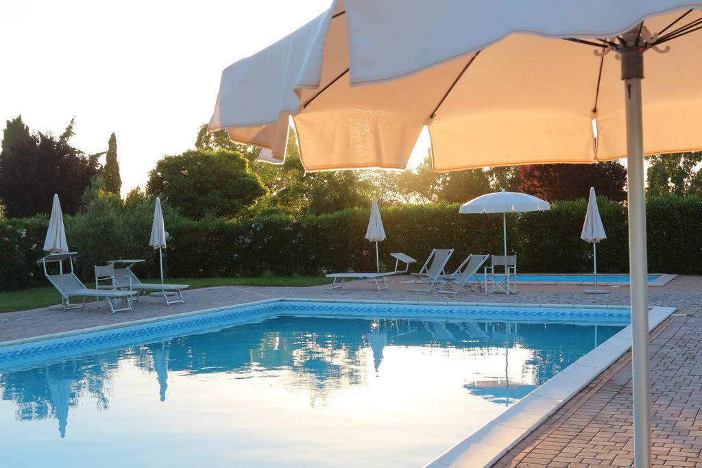 Agriturismo Gli Etruschi Популония Экстерьер фото
