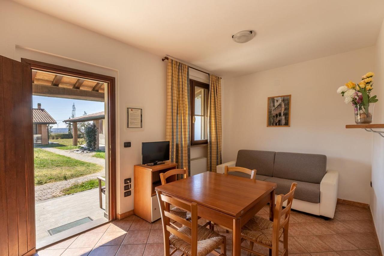 Agriturismo Gli Etruschi Популония Экстерьер фото